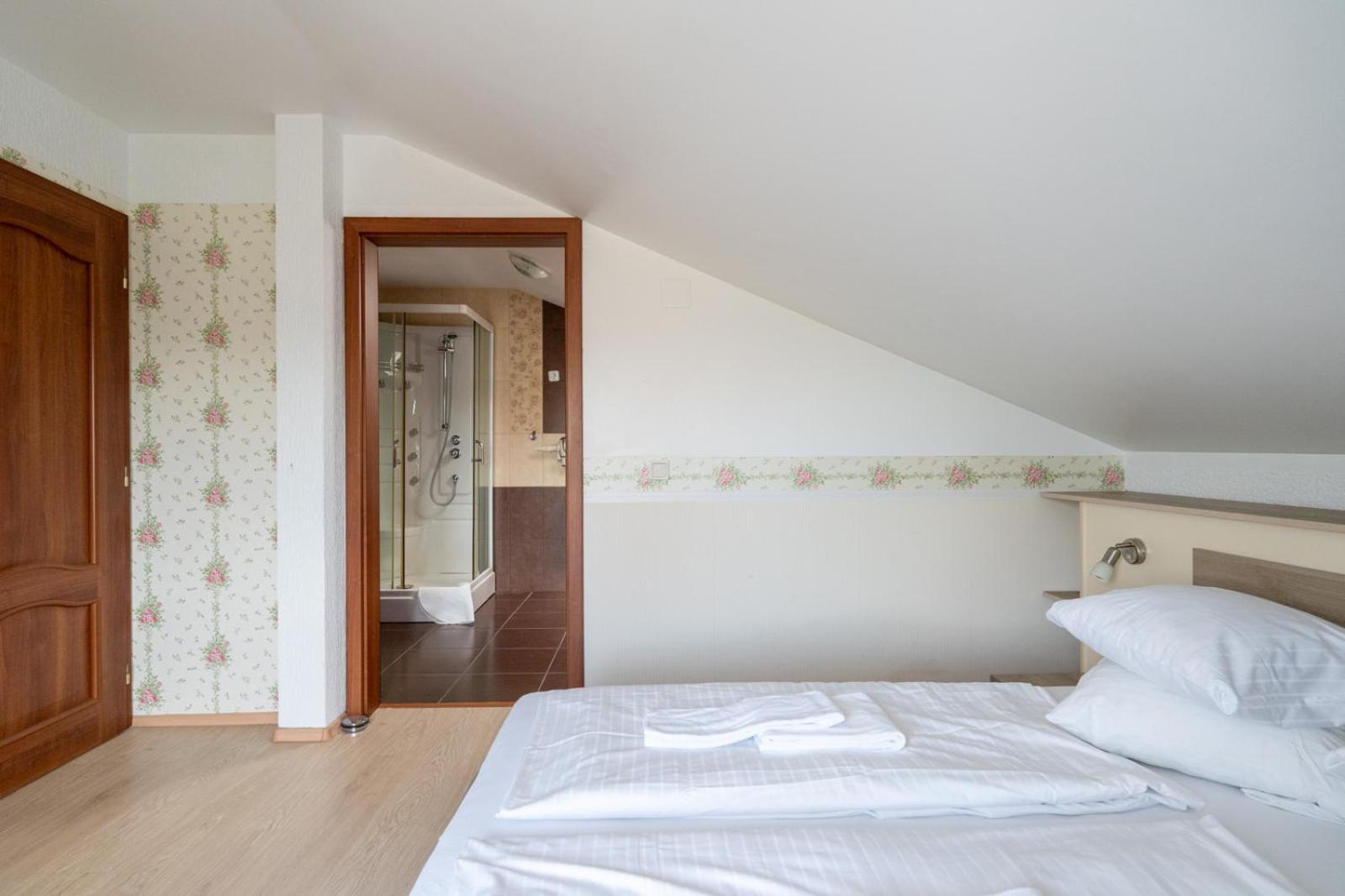 Faraway Aparthotel Near Vienna Airport With Anytime Self Check In Bruck an der Leitha Room photo