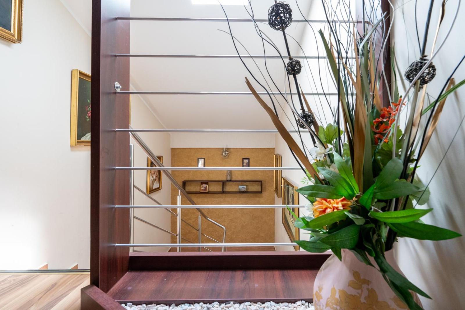 Faraway Aparthotel Near Vienna Airport With Anytime Self Check In Bruck an der Leitha Exterior photo